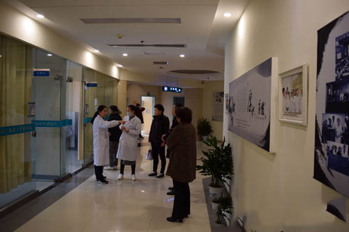 患者纷纷在李华山教授诊室门口等待
